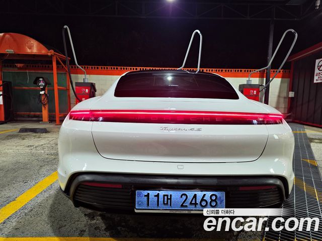 Porsche Taycan 4S — пробег 94 000 км — фото 2 из 5