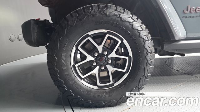 Jeep Gladiator 3.6 Rubicon — пробег 8 877 км — фото 5 из 5