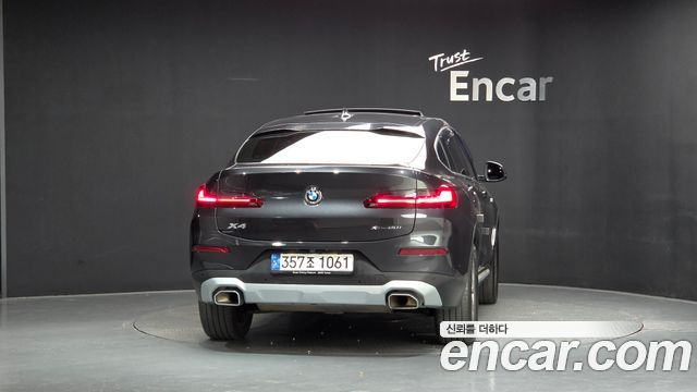 BMW X4 xDrive20i xLine — пробег 29 935 км — фото 4 из 5