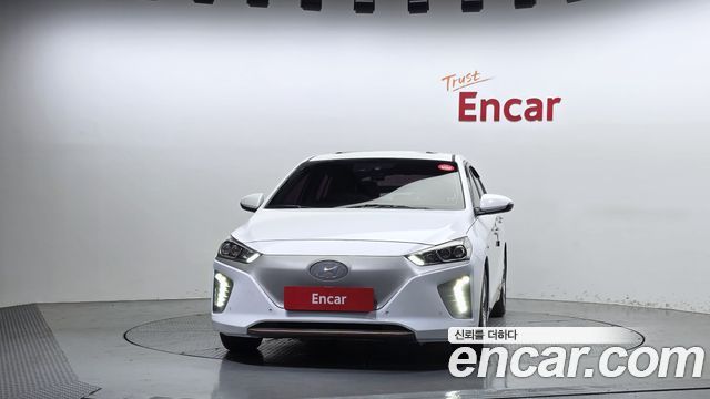 Hyundai Ioniq Q — пробег 118 615 км — фото 3 из 5