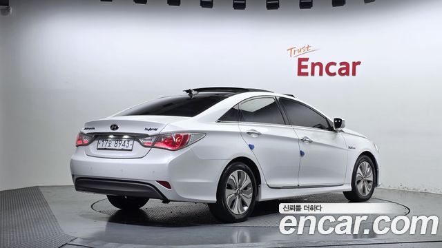 Hyundai Sonata 2.0 Premium — пробег 183 841 км — фото 2 из 5
