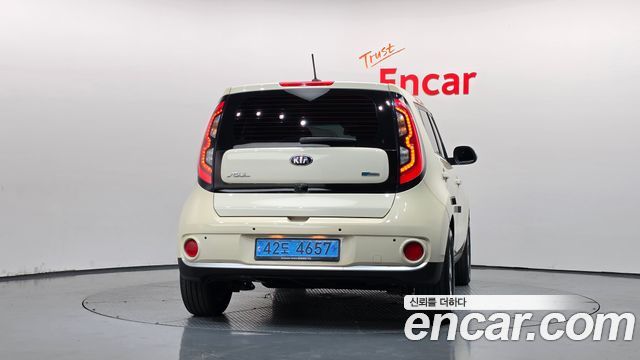 Kia Soul EV — пробег 27 185 км — фото 4 из 5