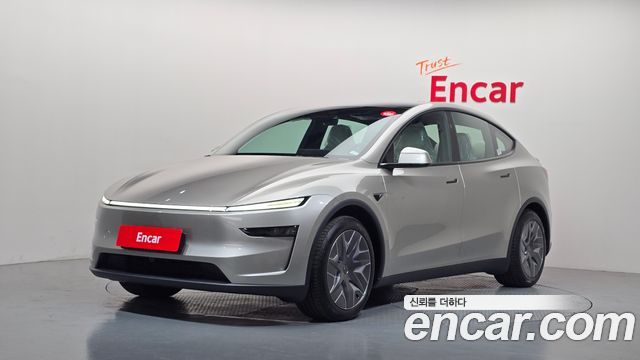 Tesla Model Y L Long Range AWD — пробег 127 км — фото 1 из 5