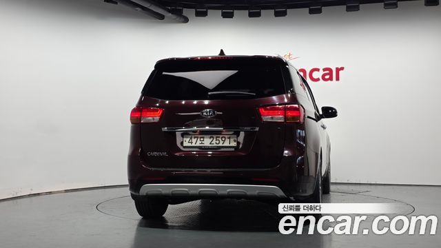 Kia Carnival из Кореи Encar