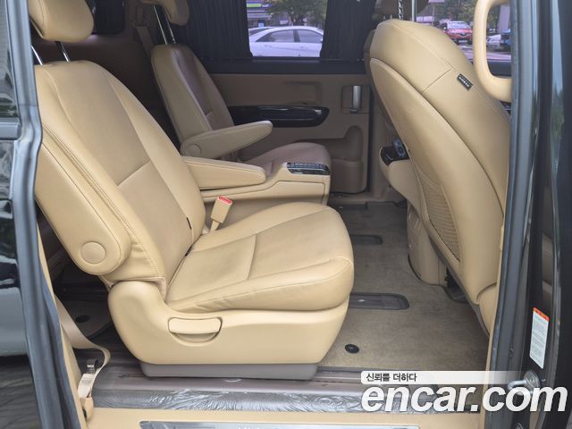 Kia Carnival 9-Seater Hi-Limousine Prestige — пробег 109 244 км — фото 5 из 5