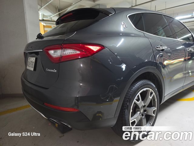 Maserati Levante из Кореи Encar