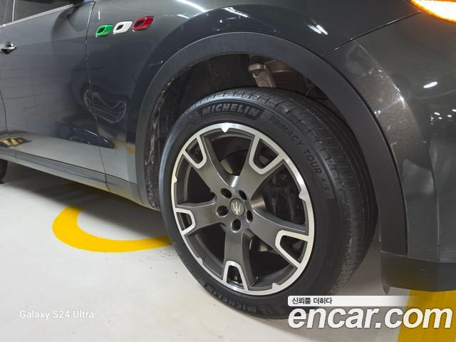 Maserati Levante из Кореи Encar