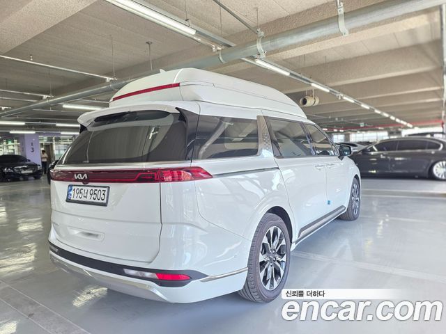 Kia Carnival Diesel 9-Seater Hi-Limousine Signature — пробег 69 848 км — фото 4 из 5