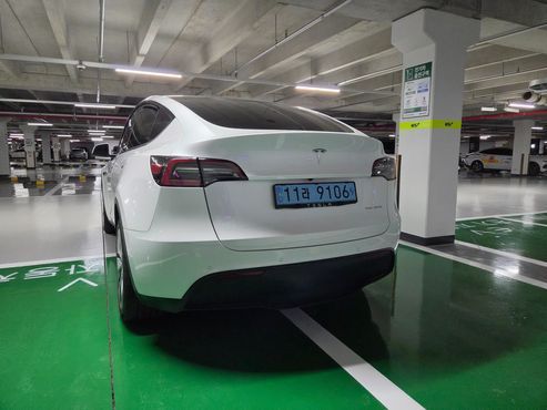 Tesla Model Y Long Range AWD — пробег 59 500 км — фото 4 из 5