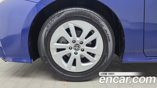 Toyota Prius 1.8 E — пробег 87 613 км — фото 5 из 5