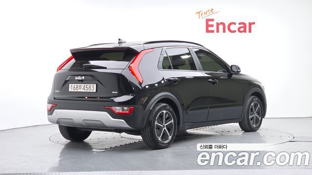 Kia Niro Prestige — пробег 29 977 км — фото 2 из 5