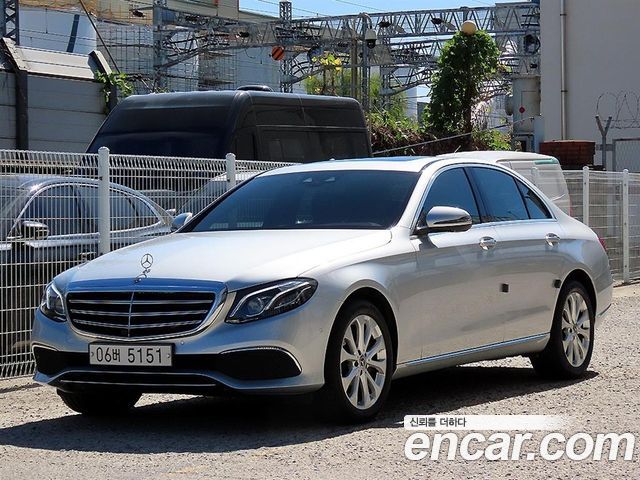 Mercedes-Benz E-Class E300 Exclusive — пробег 35 991 км — фото 2 из 5