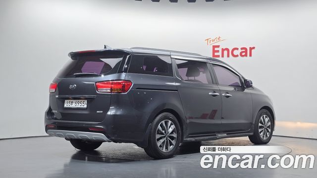 Kia Carnival 9-seater Luxury — пробег 167 742 км — фото 2 из 5