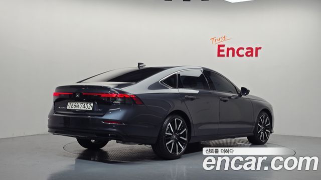 Honda Accord 2.0 Hybrid Touring — пробег 16 141 км — фото 2 из 5
