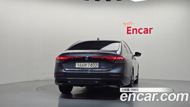 Honda Accord 2.0 Hybrid Touring — пробег 16 141 км — фото 4 из 5