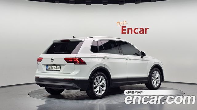 Volkswagen Tiguan 2.0 TDI Premium — пробег 101 123 км — фото 2 из 5