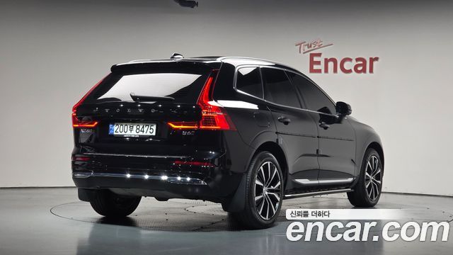 Volvo XC60 B6 Ultra Bright — пробег 25 352 км — фото 2 из 5