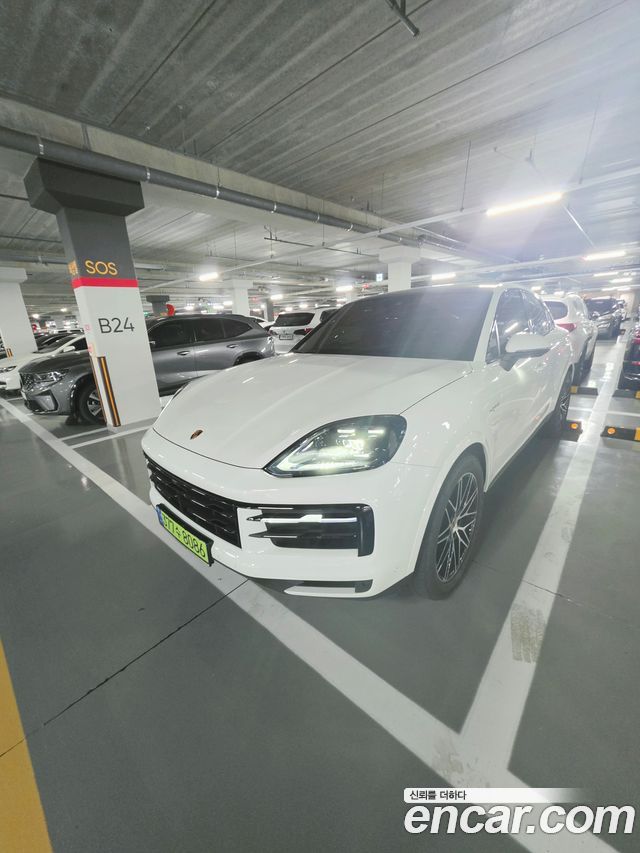 Porsche Cayenne 3.0 E-Hybrid Coupe — пробег 13 000 км — фото 1 из 5