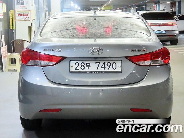 Hyundai AVANTE M16 GDI Top — пробег 137 000 км — фото 2 из 5