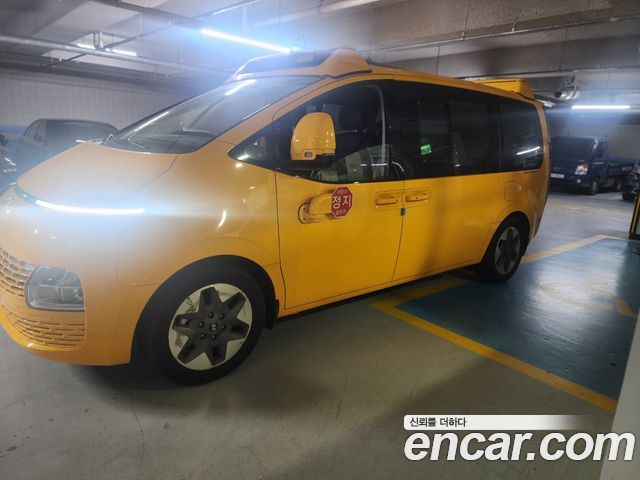 Hyundai Staria L3.5  Kinder Safety Car 15-Seater — пробег 16 666 км — фото 2 из 5