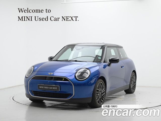 Mini Cooper SE Classic — пробег 4 321 км — фото 1 из 5