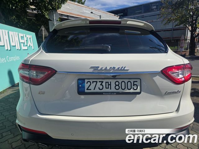 Maserati Levante из Кореи Encar
