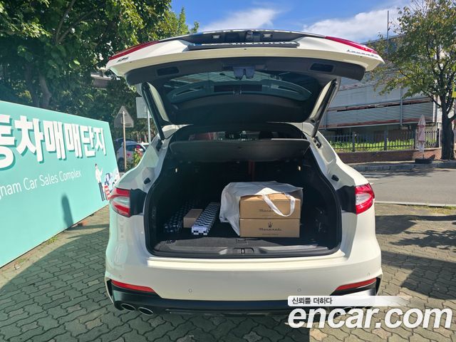 Maserati Levante из Кореи Encar