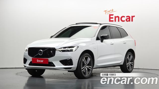 Volvo XC60 T8 R-Design — пробег 90 626 км — фото 1 из 5