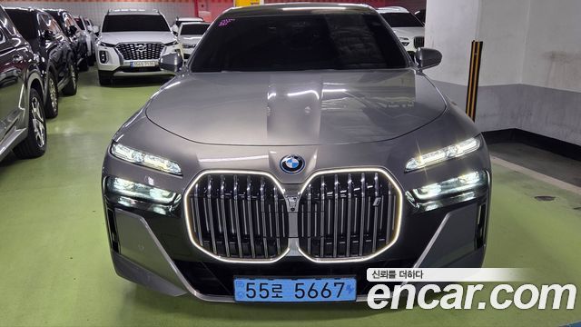 BMW i7 xDrive 60 M sport — пробег 44 017 км — фото 2 из 5