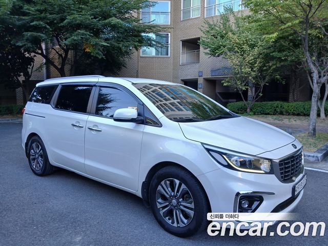 Kia Carnival 9-Seater Luxury — пробег 177 900 км — фото 1 из 5