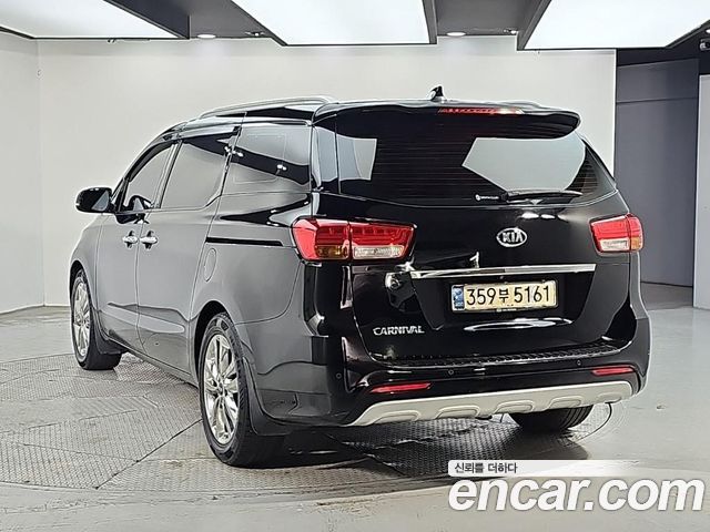 Kia Carnival из Кореи Encar