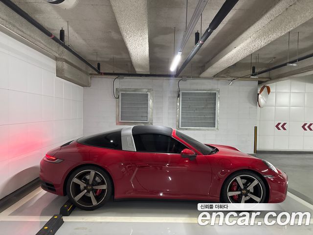 Porsche 911 Targa 4S — пробег 11 000 км — фото 3 из 5