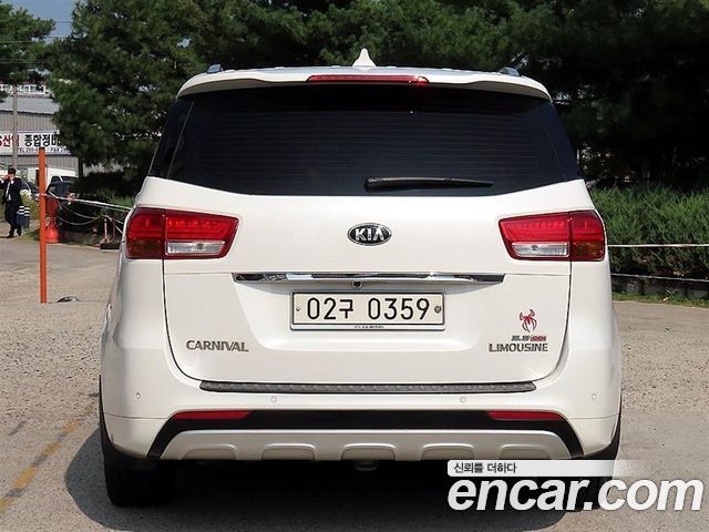 Kia Carnival Gasoline 7-seater Limousine President — пробег 118 833 км — фото 3 из 5
