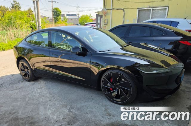 Tesla Model 3 Performance AWD — пробег 4 500 км — фото 1 из 5