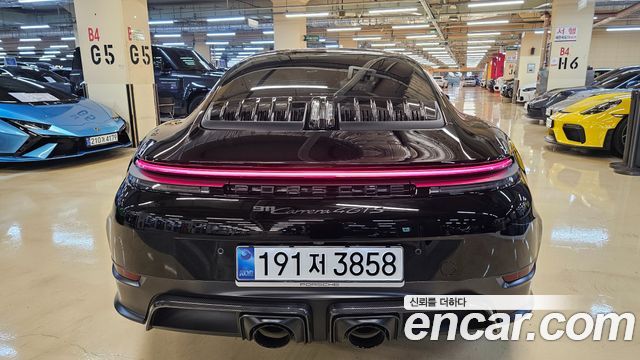 Porsche 911 Carrera 4 GTS — пробег 11 080 км — фото 4 из 5