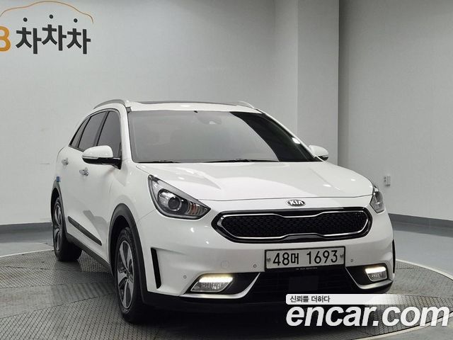 Kia Niro Noblesse — пробег 93 000 км — фото 4 из 5