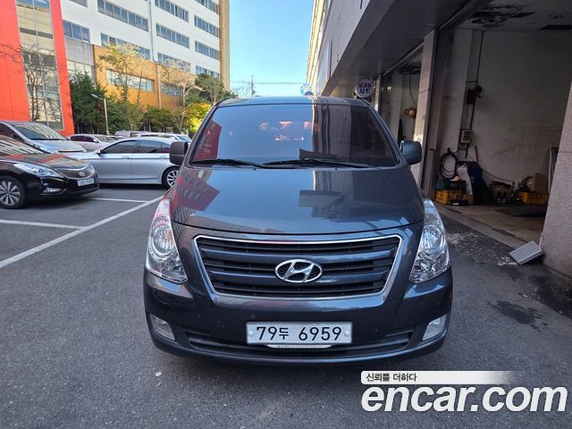 Hyundai Starex 12-Seater Wagon Smart — пробег 201 223 км — фото 1 из 5