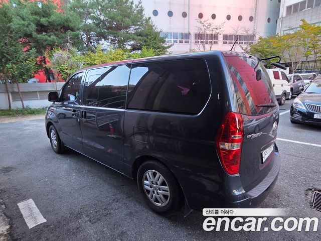 Hyundai Starex 12-Seater Wagon Smart — пробег 201 223 км — фото 3 из 5
