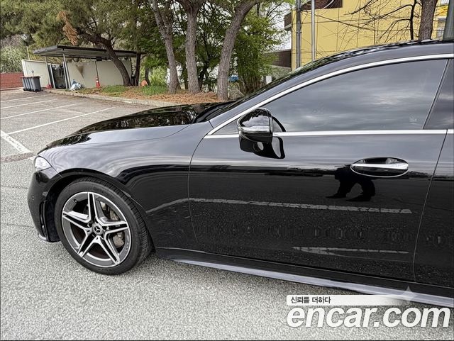Mercedes-Benz CLS-Class CLS300d AMG Line — пробег 63 000 км — фото 1 из 5