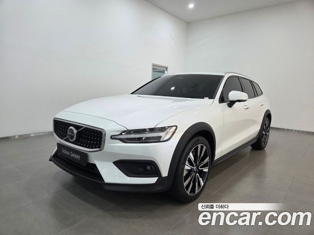 Volvo V60 B5 Ultra AWD — пробег 1 227 км — фото 1 из 5