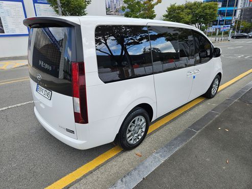 Hyundai Staria Cargo 5-Seater Modern — пробег 81 000 км — фото 2 из 5