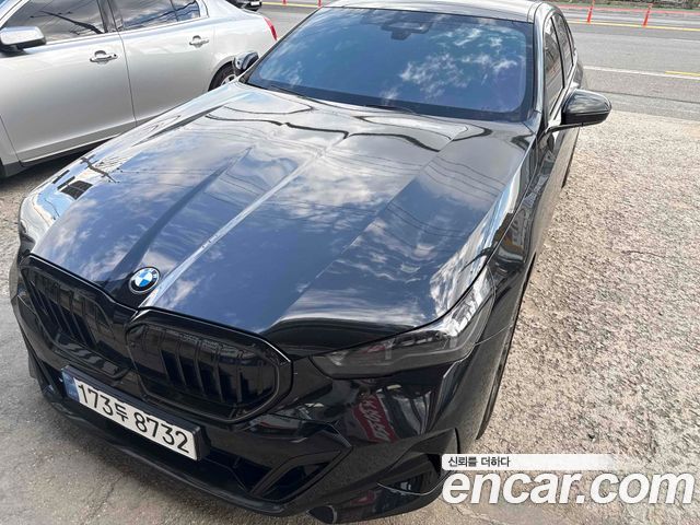 BMW 5-Series 530i xDrive M Sport Pro Special Edition — пробег 16 724 км — фото 1 из 5