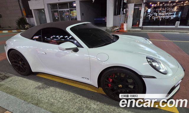 Porsche 911 Carrera 4 GTS Cabriolet — пробег 9 400 км — фото 3 из 5