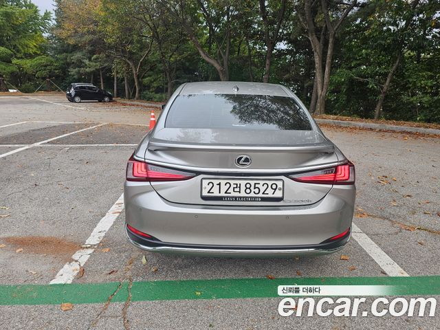 Lexus ES Executive — пробег 56 800 км — фото 4 из 5
