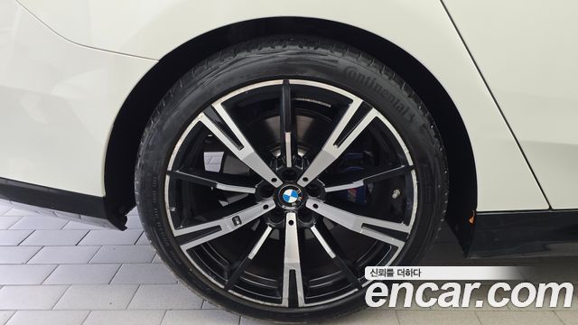 BMW 5-Series 530i xDrive M Sport — пробег 24 913 км — фото 5 из 5
