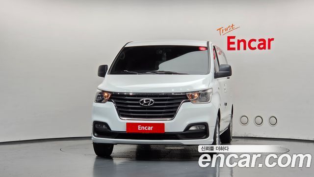 Hyundai Starex Van 3-Seater Smart — пробег 75 252 км — фото 3 из 5