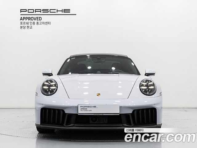 Porsche 911 Carrera 4 GTS — пробег 5 280 км — фото 3 из 5