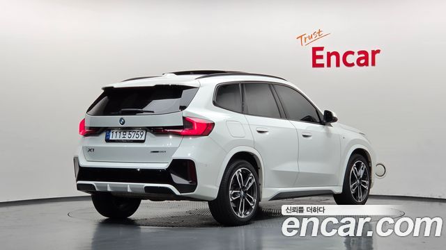 BMW X1 xDrive 20i M Sport — пробег 11 714 км — фото 2 из 5