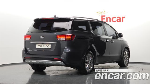 Kia Carnival 9-seater Prestige — пробег 68 143 км — фото 2 из 5