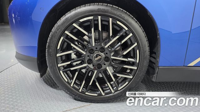 Mini Cooper SE Favoured — пробег 4 180 км — фото 5 из 5